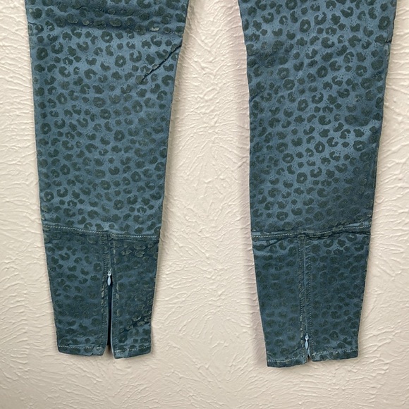 Pilcro And The Letterpress Blue Velvet Leopard Print Pants Women's Size … - Picture 13 of 16